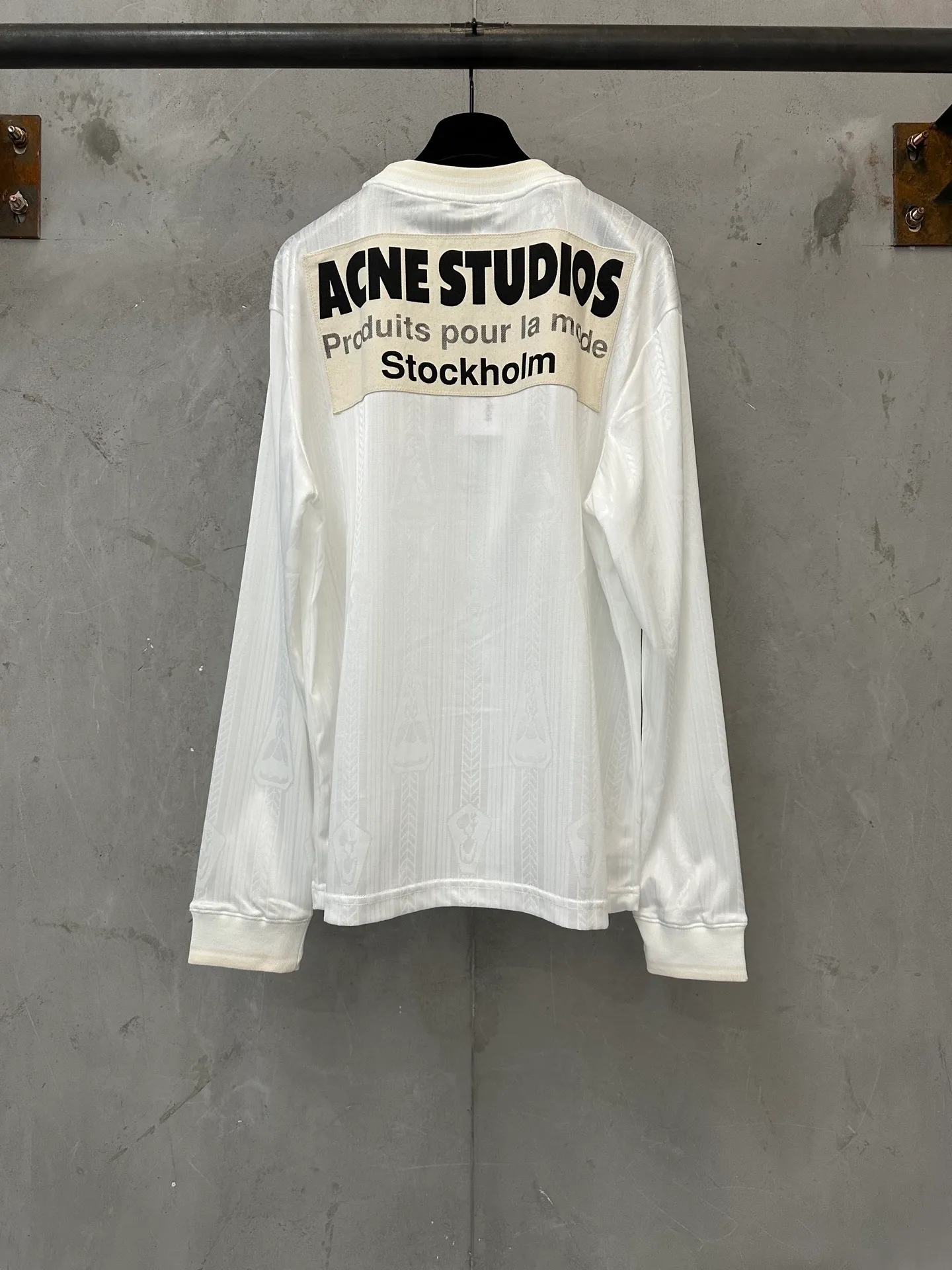 190 Acne Studios 26SS football jersey technical jacquard fabric logo long-sleeved jersey Fabric: Made of customized polyester fiber high count jacquard fabric 170g 100% cotton twill fabric g Customized hardware Thread Accessories Matching version Men's and women's Same Style Color: White Size: S M L XL